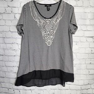 0X / XL black and white striped short sleeve top 2000s flowy top